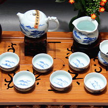 10頭手繪功夫茶具 云霧山水間的詩意茶道，廠家五折促銷傾情奉獻(xiàn)